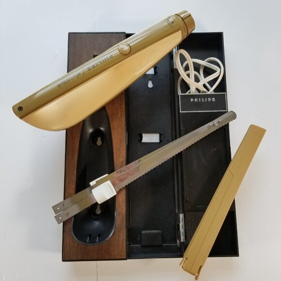 Vintage Philips Electric Carving Knife with Wall Mount Holding Tray - Picture 4 of 16